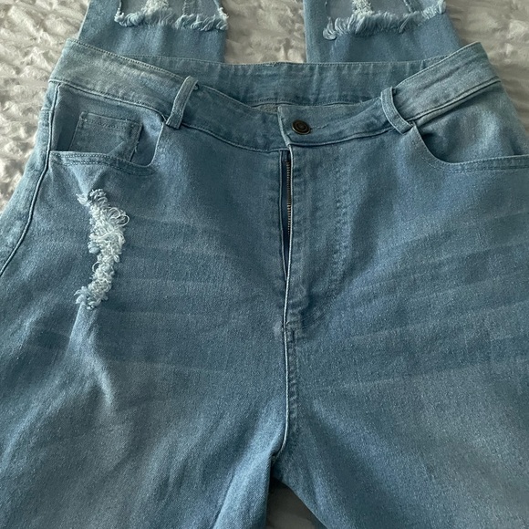 SHEIN jeans - Picture 2 of 6